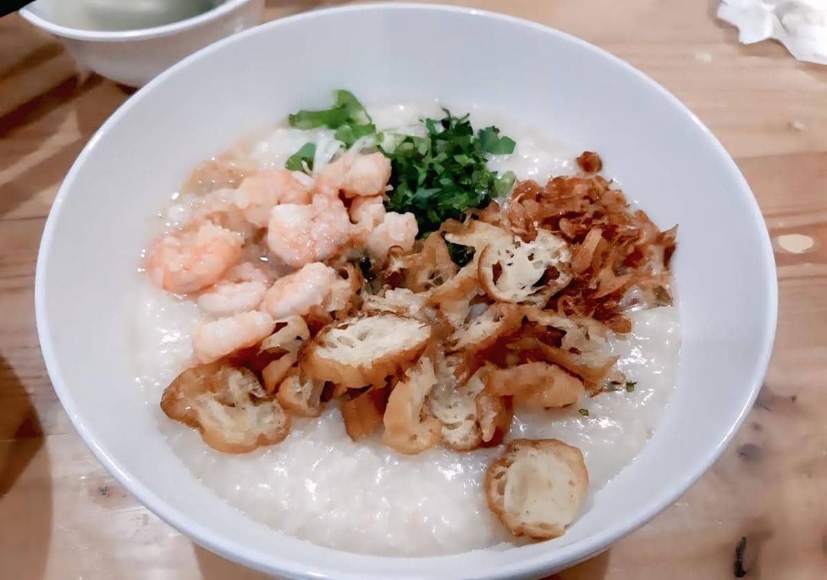 Bubur Hangat di Taman Gading: Santapan Favorit Warga Cilacap